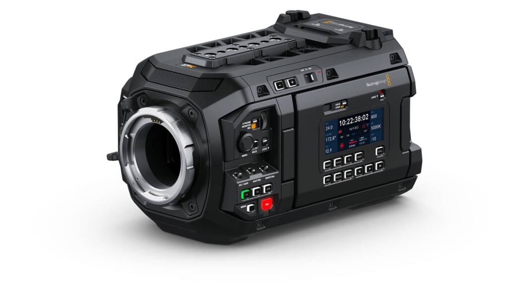 Blackmagic URSA Cine 17K 65 Schrägansicht